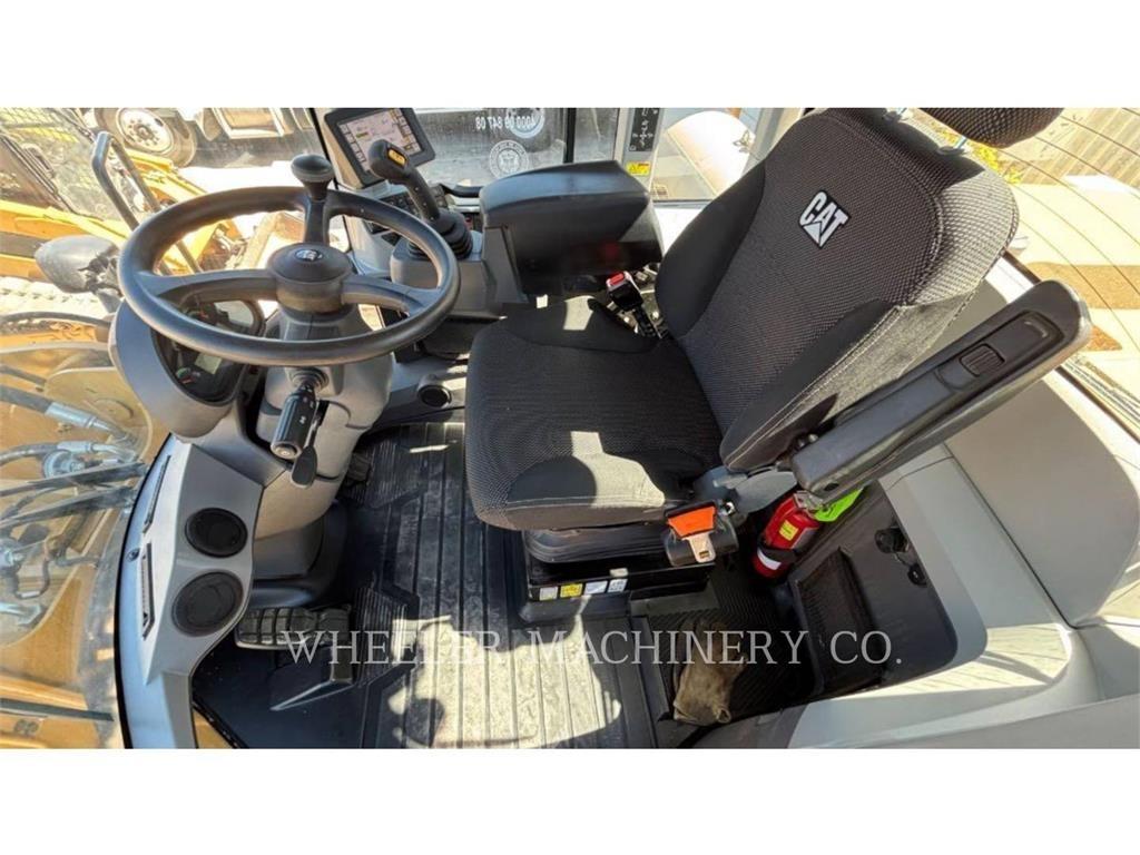 CAT 926M QC Фронтальные погрузчики