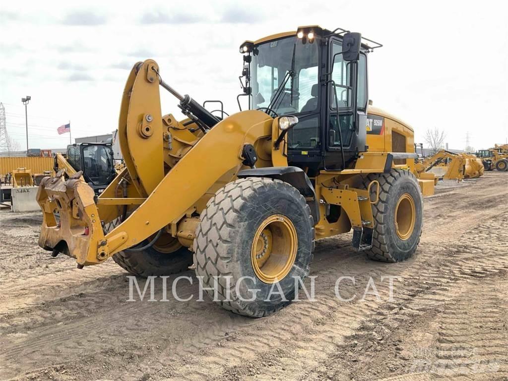 CAT 926M RQ Фронтальные погрузчики