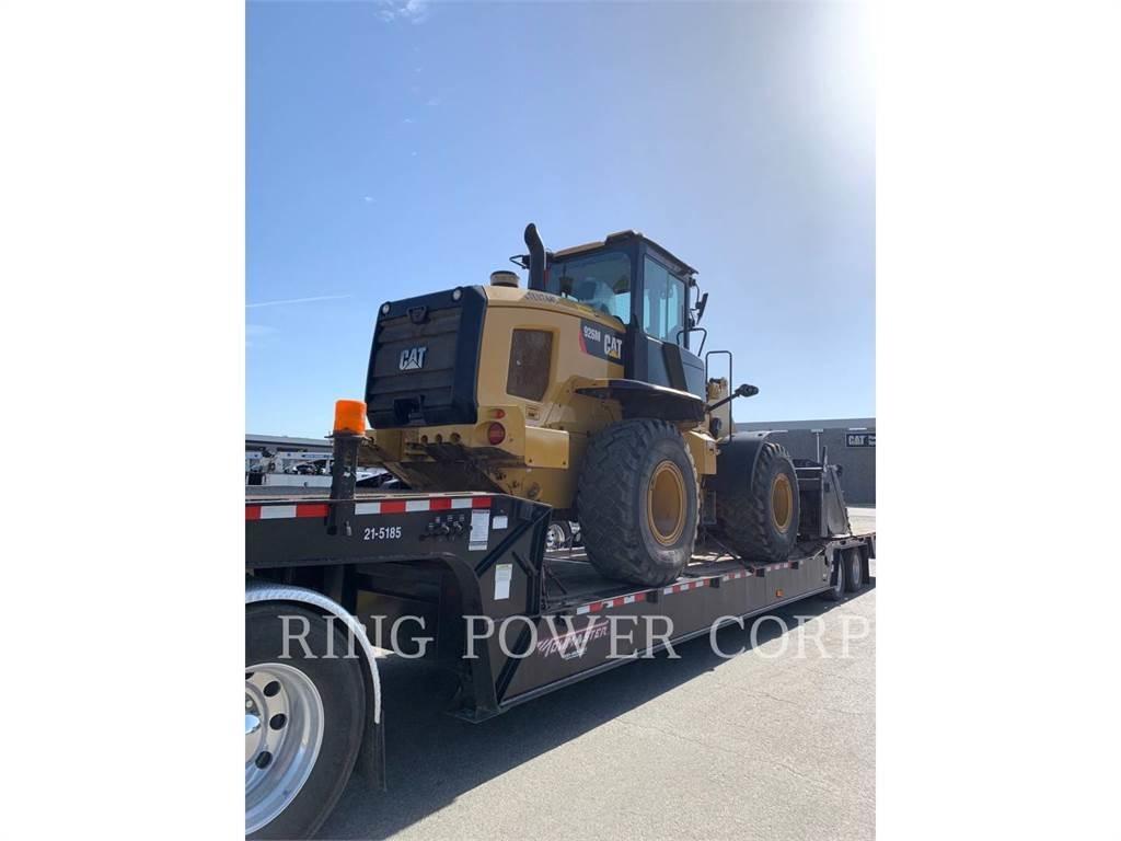 CAT 926MQC3V Фронтальные погрузчики