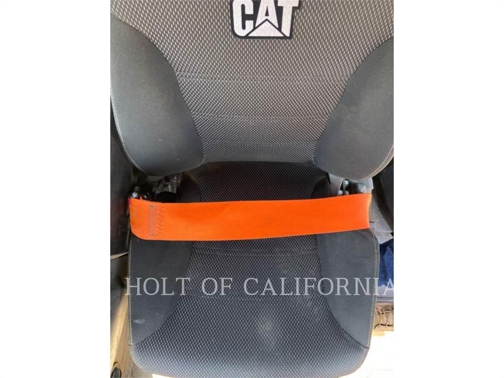 CAT 930 Фронтальные погрузчики