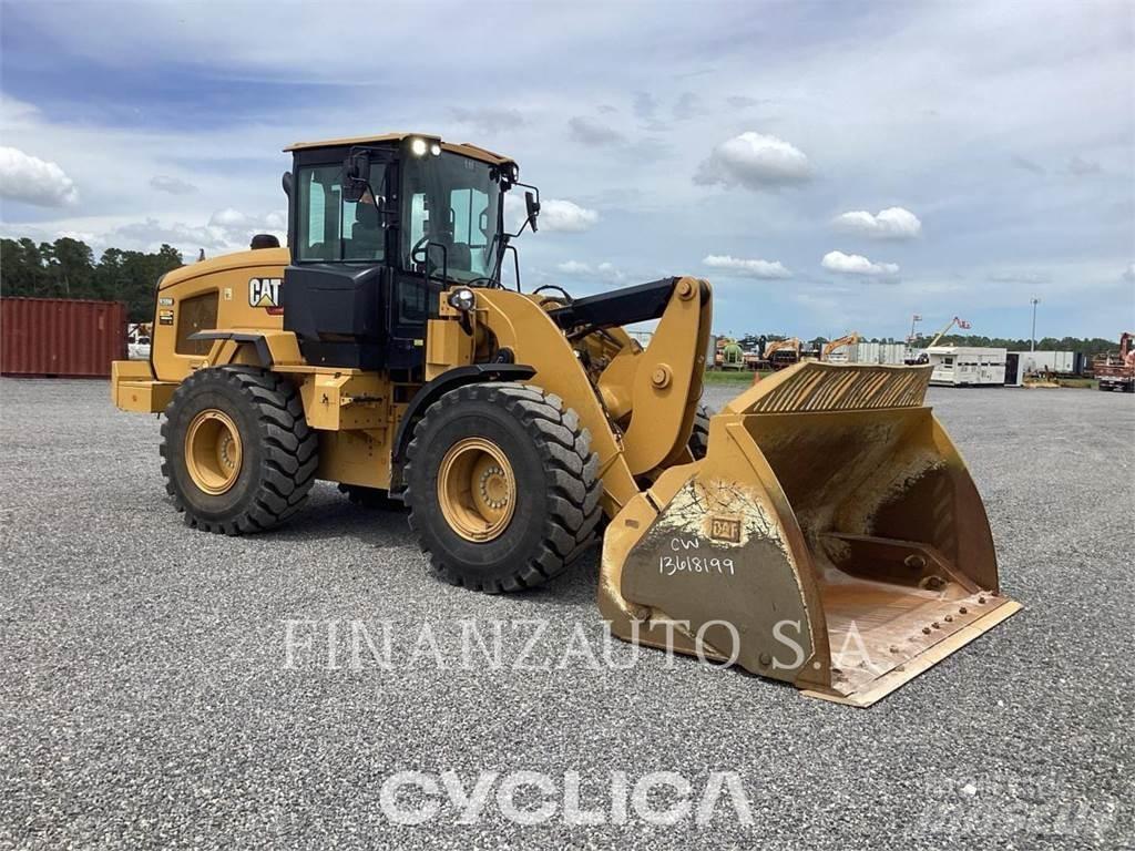 CAT 930 Фронтальные погрузчики
