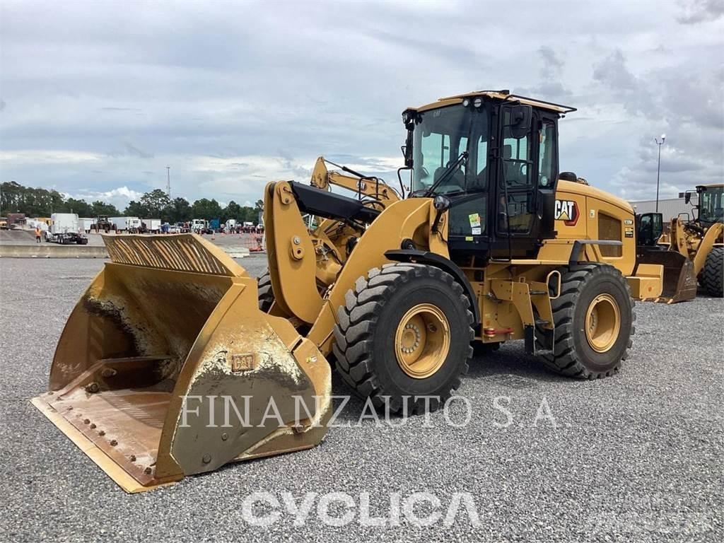 CAT 930 Фронтальные погрузчики