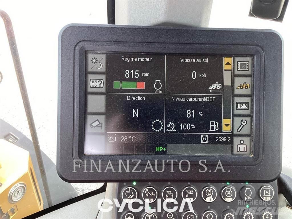 CAT 930 Фронтальные погрузчики