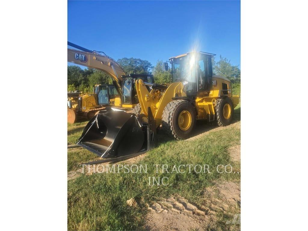 CAT 930 Фронтальные погрузчики