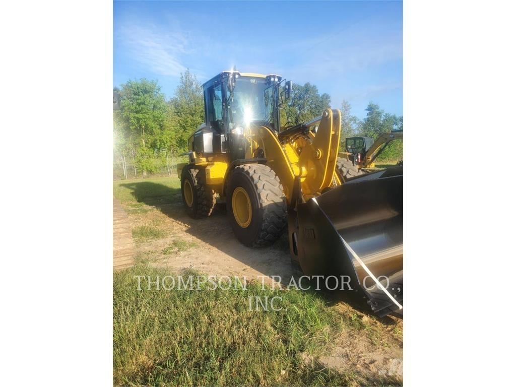 CAT 930 Фронтальные погрузчики