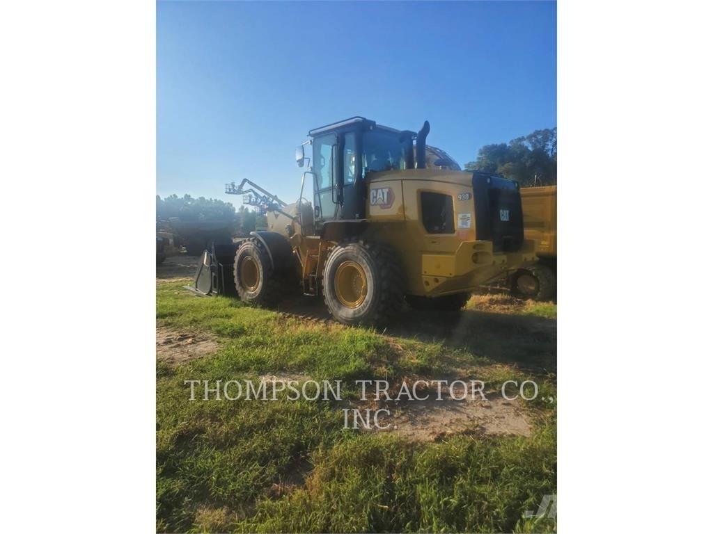 CAT 930 Фронтальные погрузчики