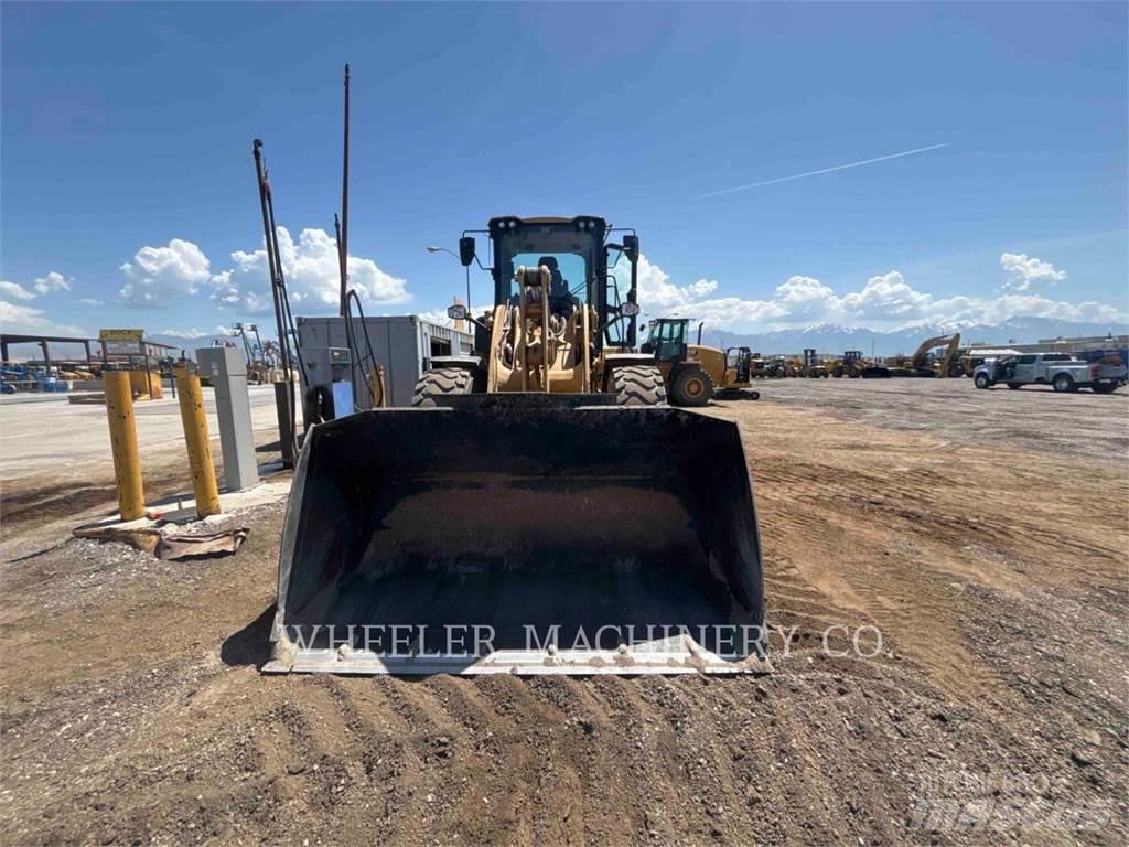 CAT 930 QC Фронтальные погрузчики