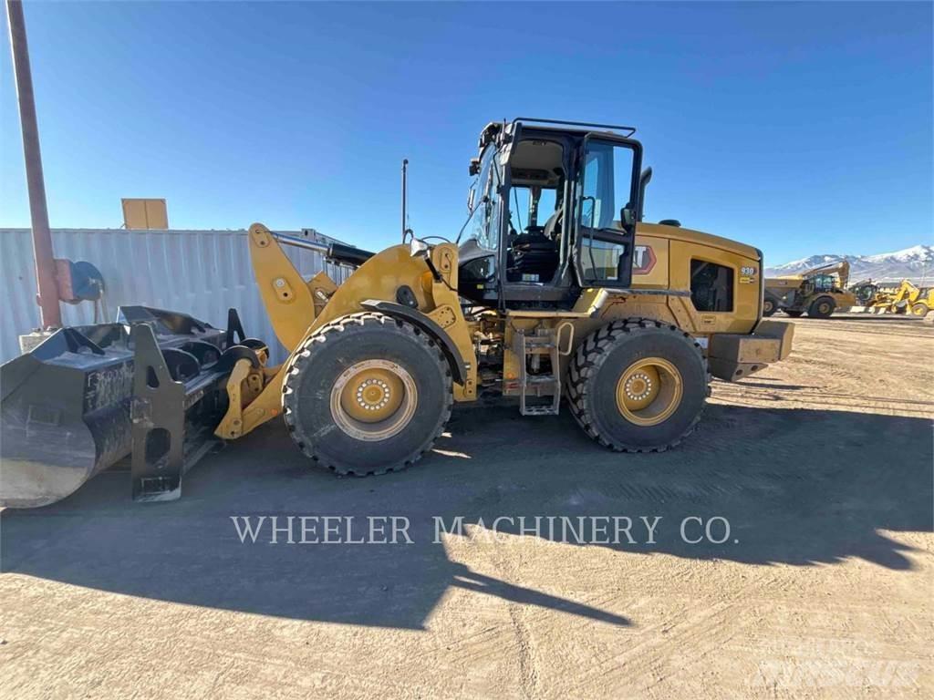 CAT 930 QC Фронтальные погрузчики