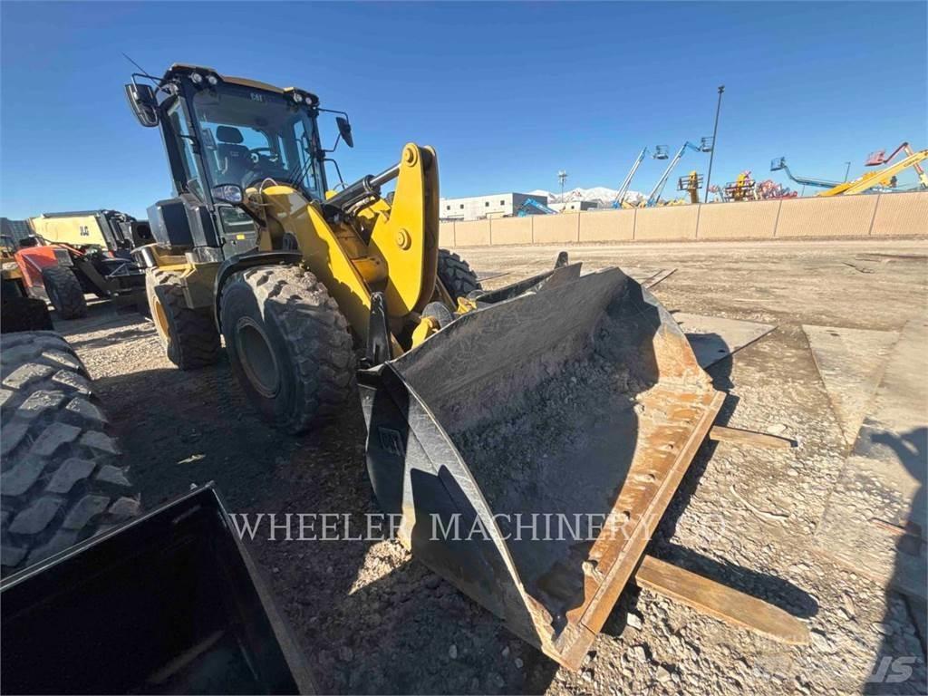 CAT 930 QC Фронтальные погрузчики
