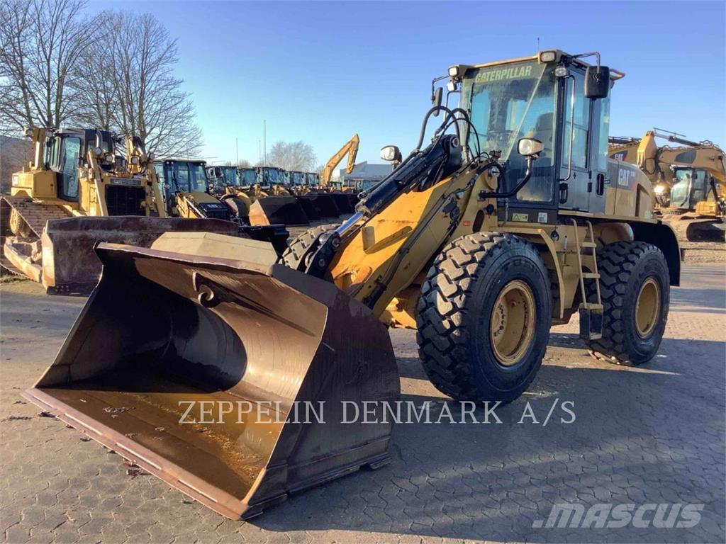 CAT 930H Фронтальные погрузчики