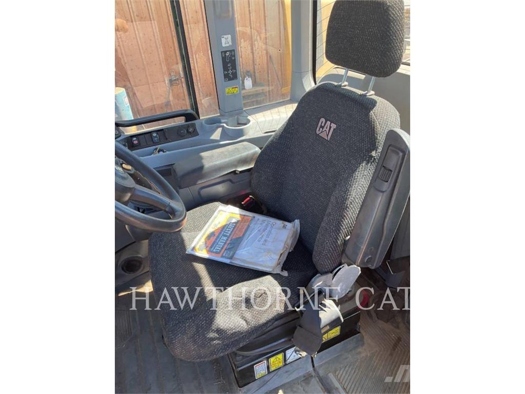 CAT 930K Фронтальные погрузчики