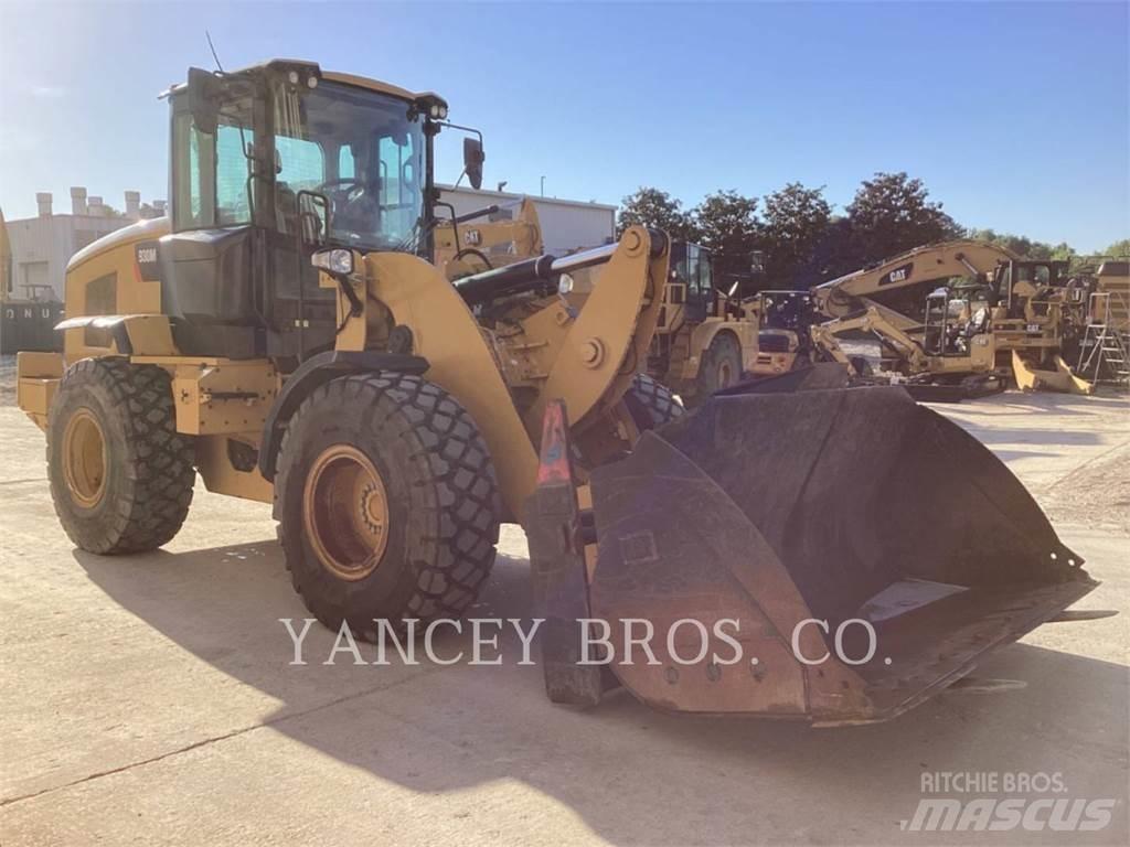 CAT 930M Фронтальные погрузчики