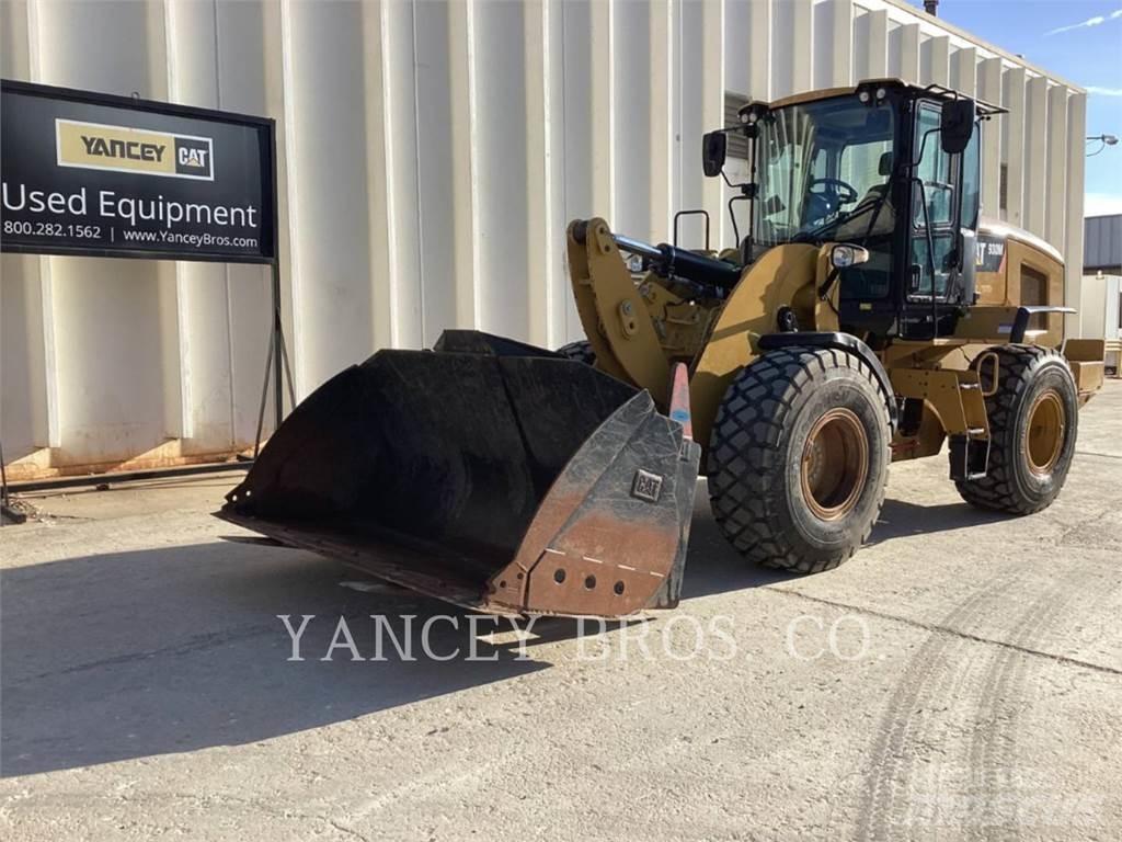 CAT 930M Фронтальные погрузчики