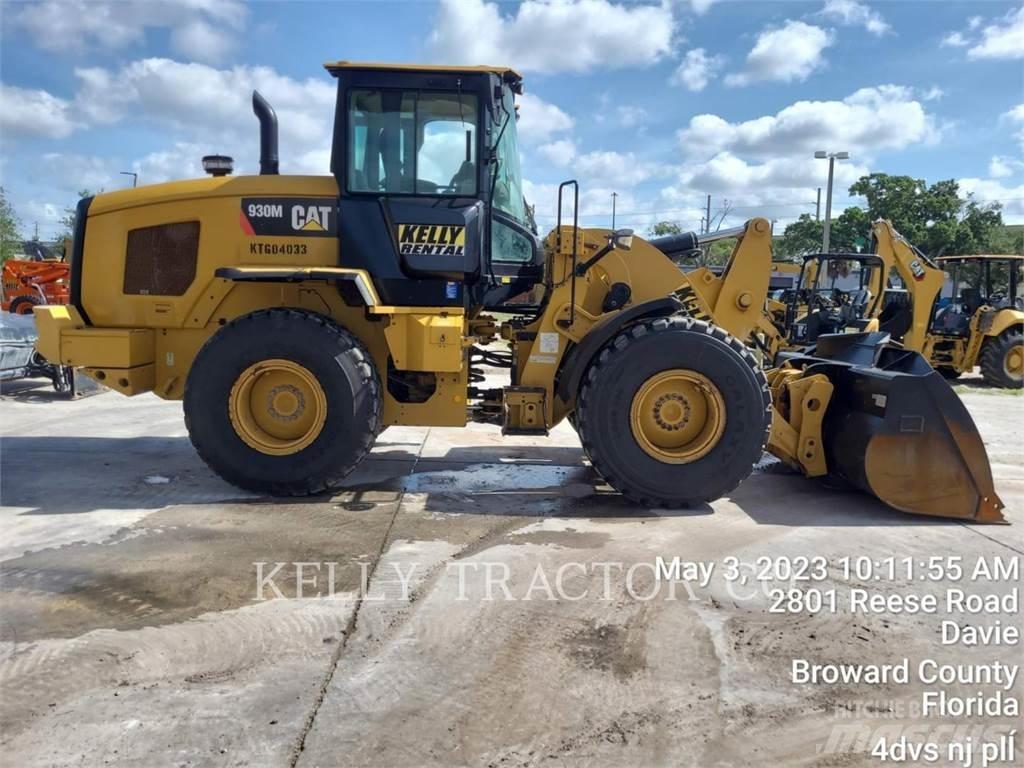 CAT 930M Фронтальные погрузчики