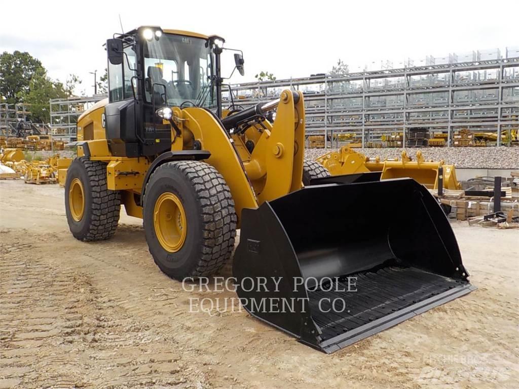 CAT 930M Фронтальные погрузчики