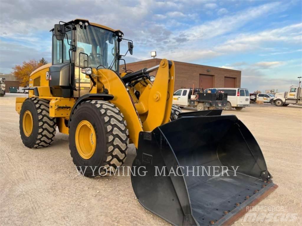 CAT 930M Фронтальные погрузчики
