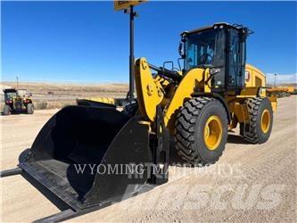 CAT 930M Фронтальные погрузчики