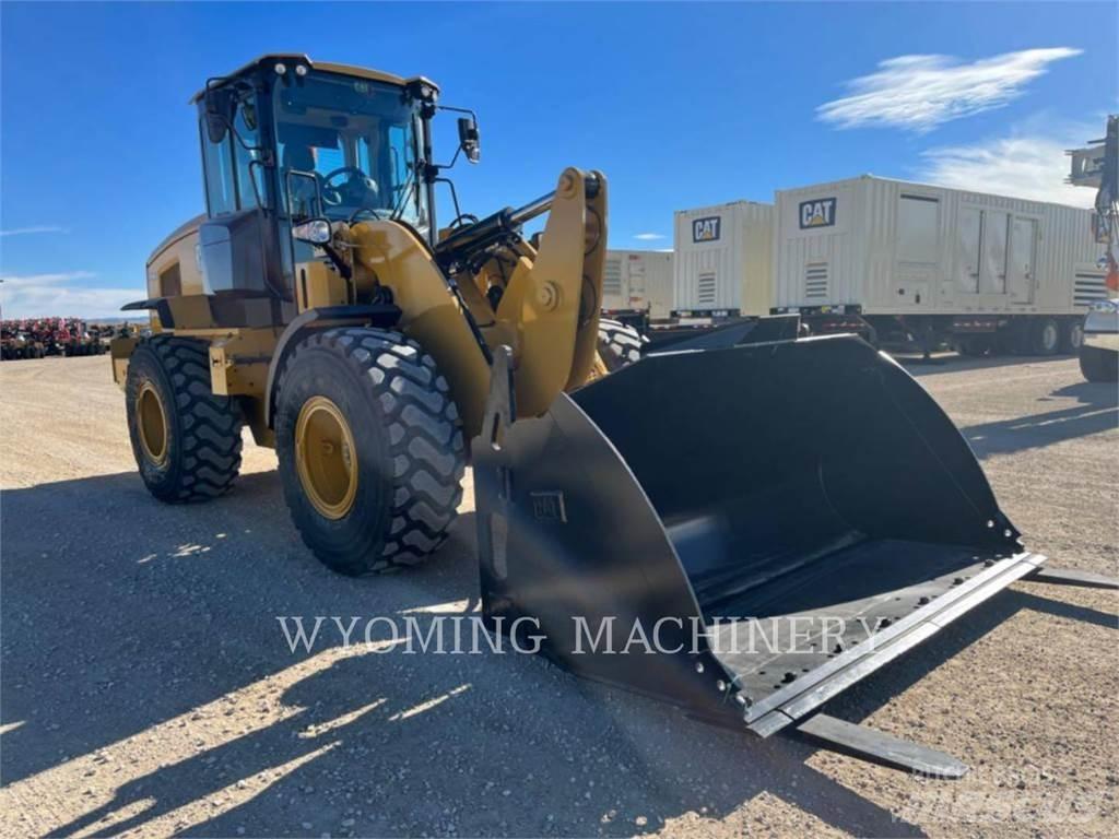 CAT 930M Фронтальные погрузчики
