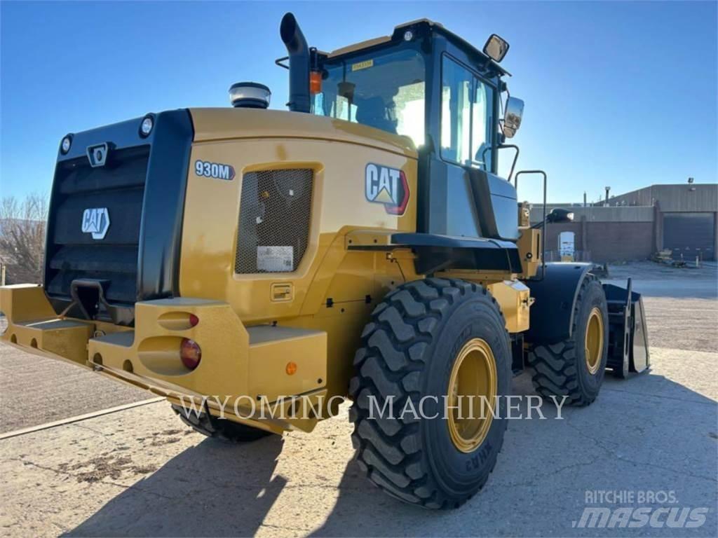 CAT 930M Фронтальные погрузчики