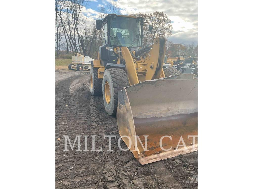 CAT 930M Фронтальные погрузчики