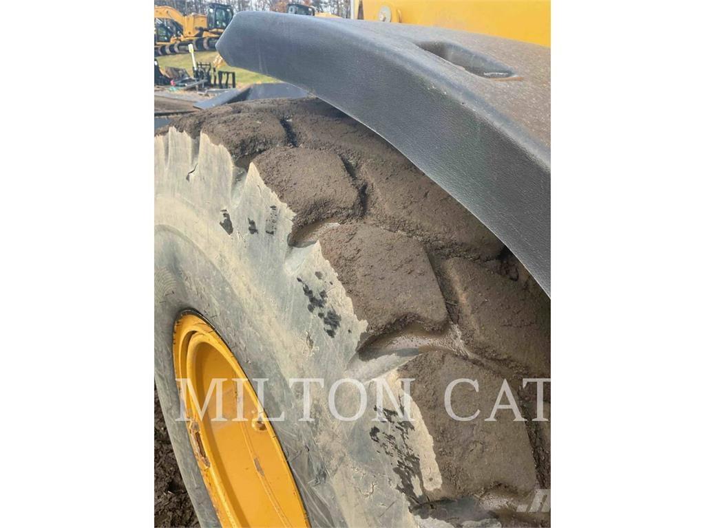 CAT 930M Фронтальные погрузчики