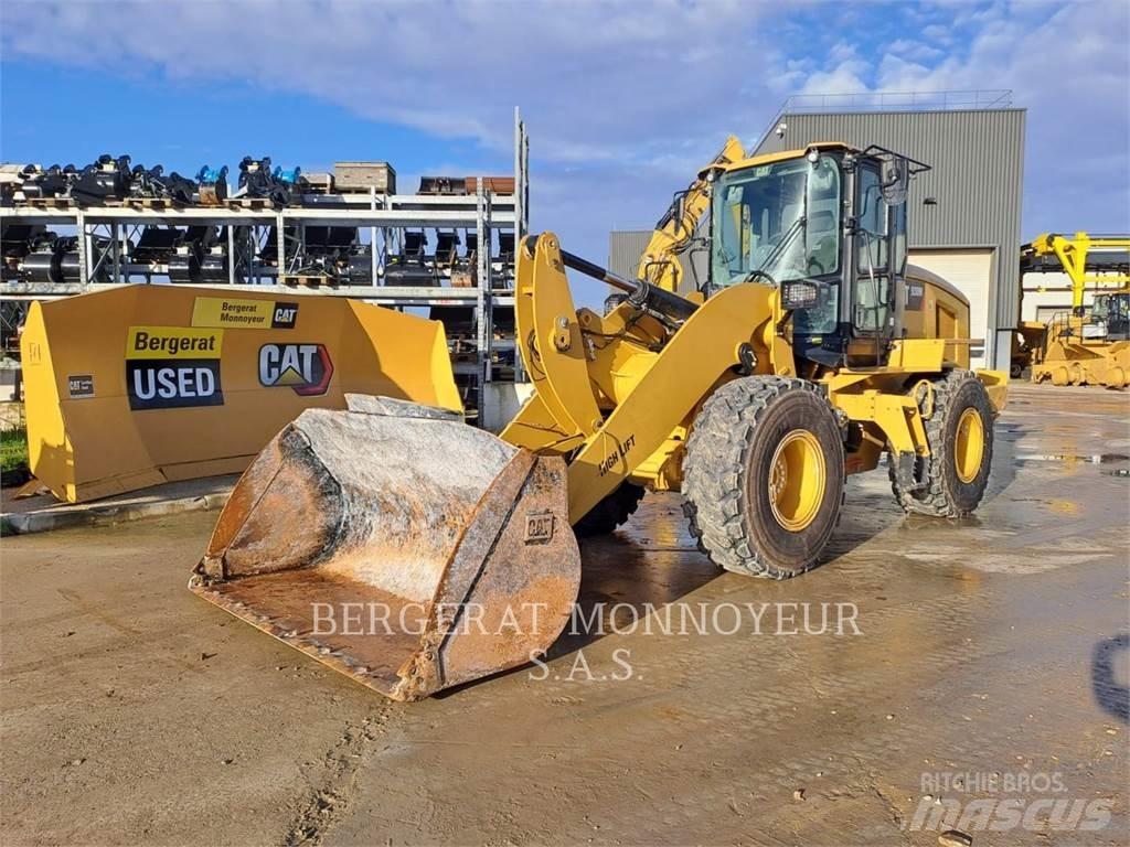 CAT 930M Фронтальные погрузчики