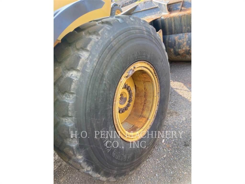 CAT 930M Фронтальные погрузчики