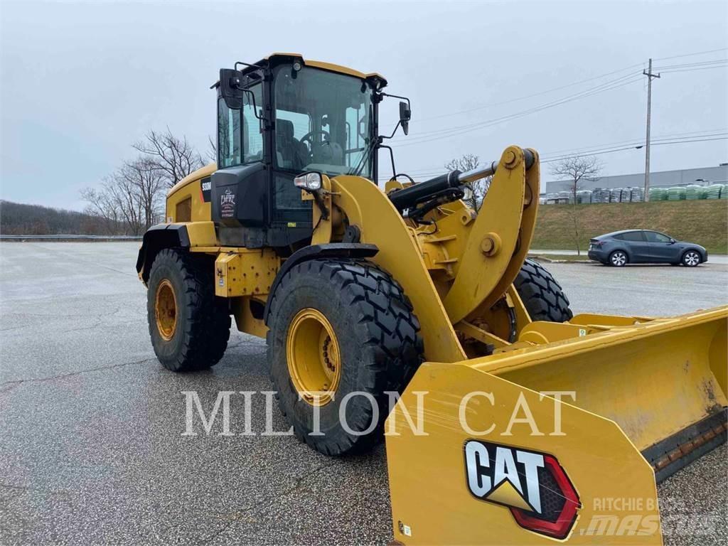 CAT 930M Фронтальные погрузчики