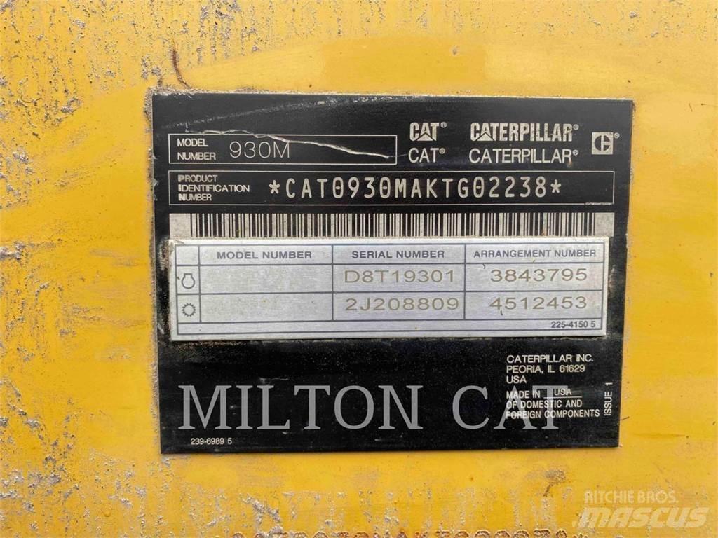 CAT 930M Фронтальные погрузчики