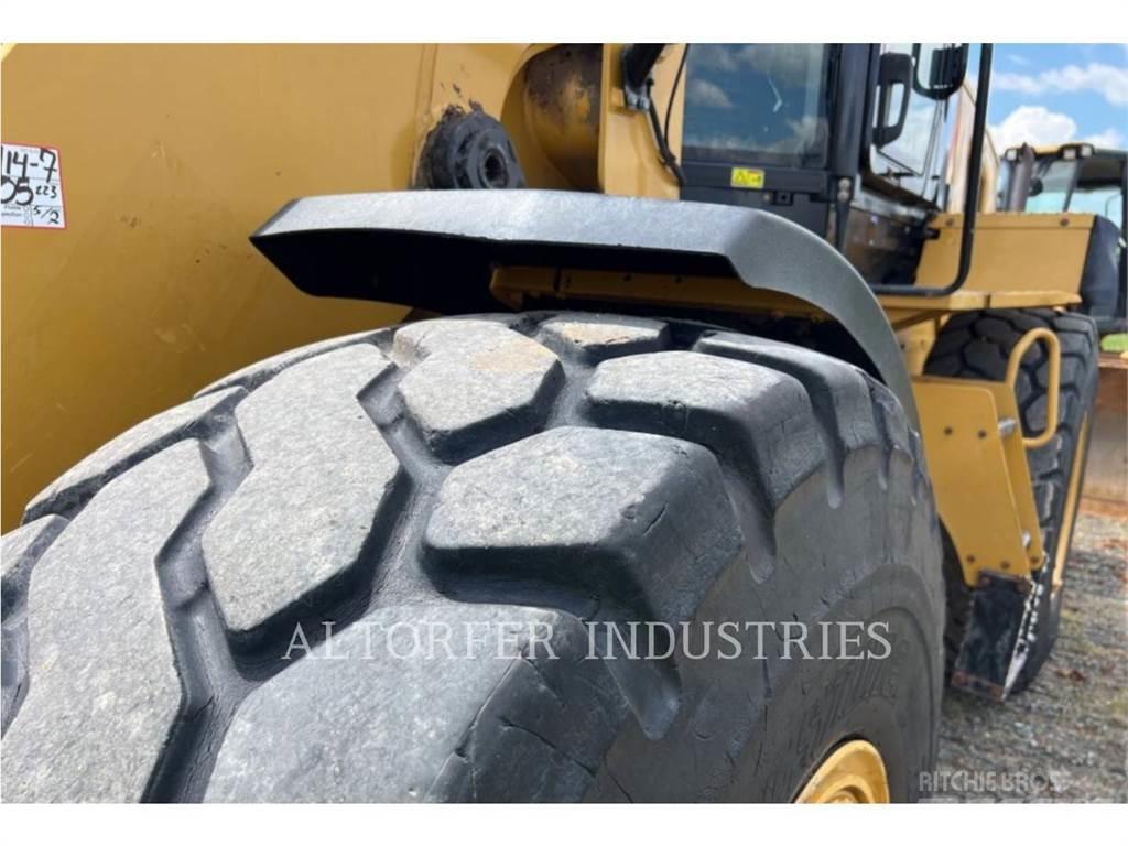 CAT 930M Фронтальные погрузчики