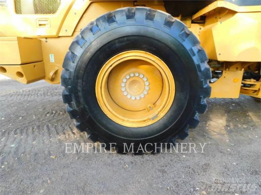 CAT 930M Фронтальные погрузчики