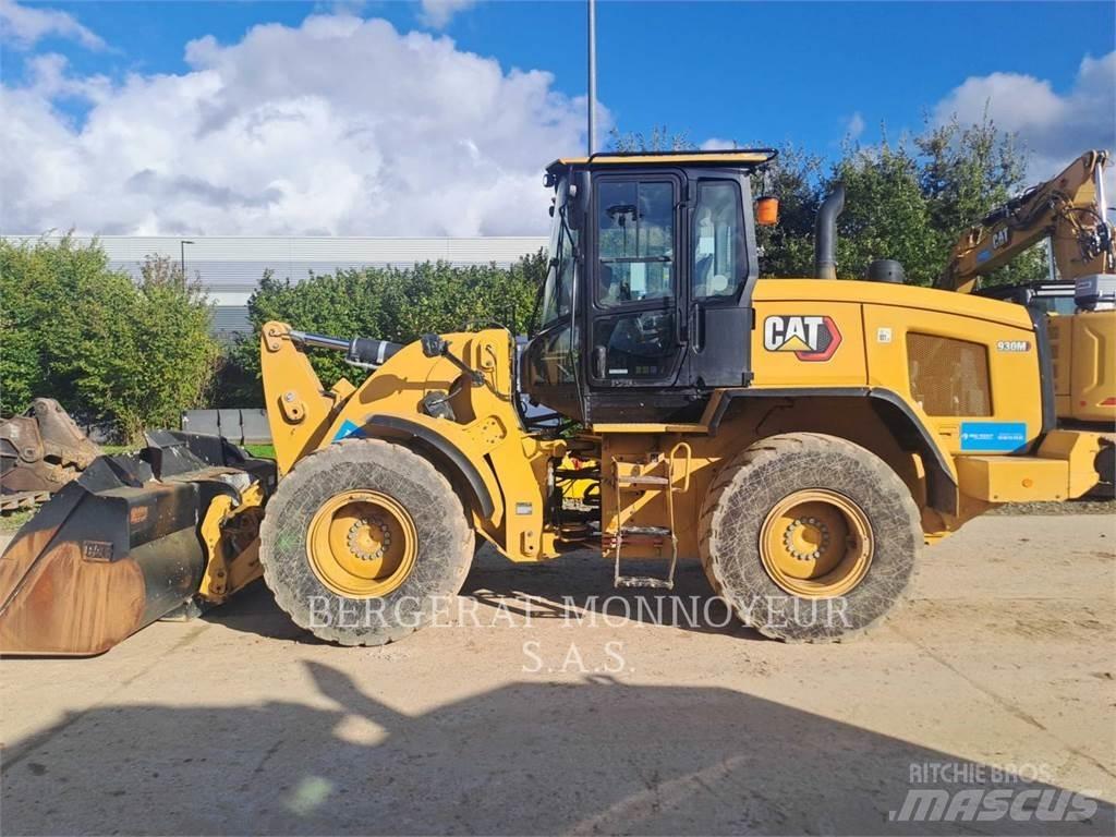 CAT 930M Фронтальные погрузчики