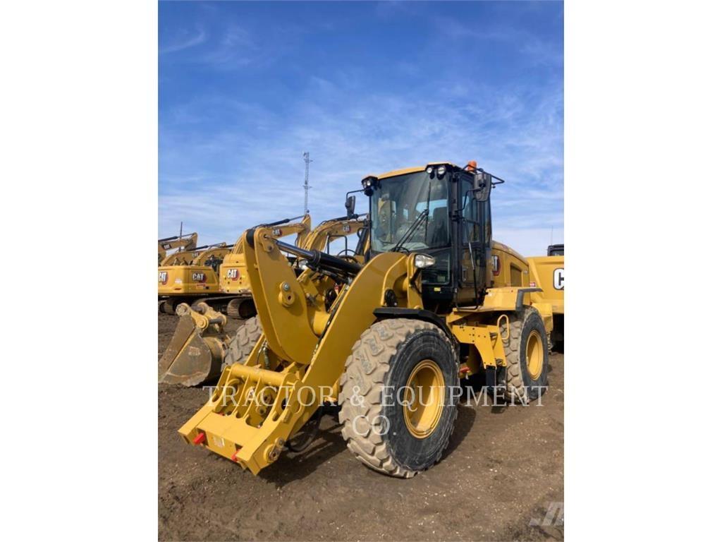 CAT 930M Фронтальные погрузчики