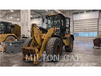 CAT 930M Фронтальные погрузчики