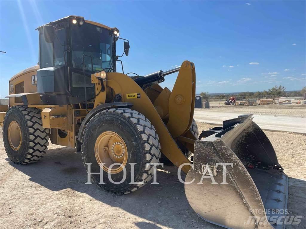 CAT 930M Фронтальные погрузчики