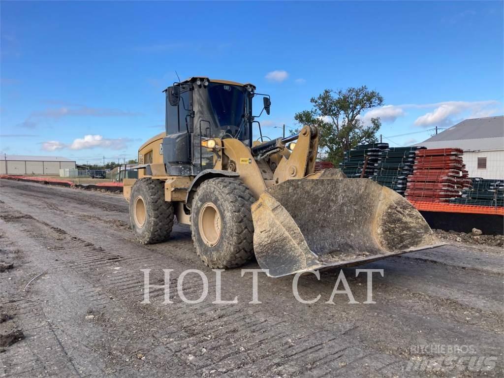CAT 930M Фронтальные погрузчики