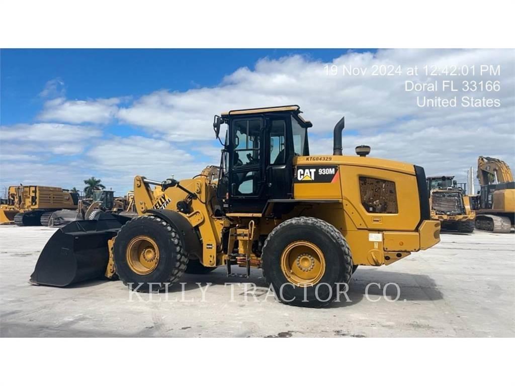 CAT 930M Фронтальные погрузчики