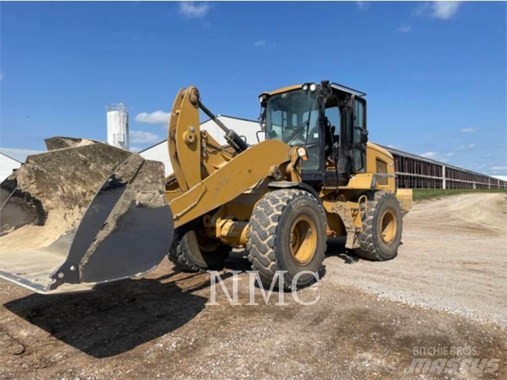 CAT 930M Фронтальные погрузчики
