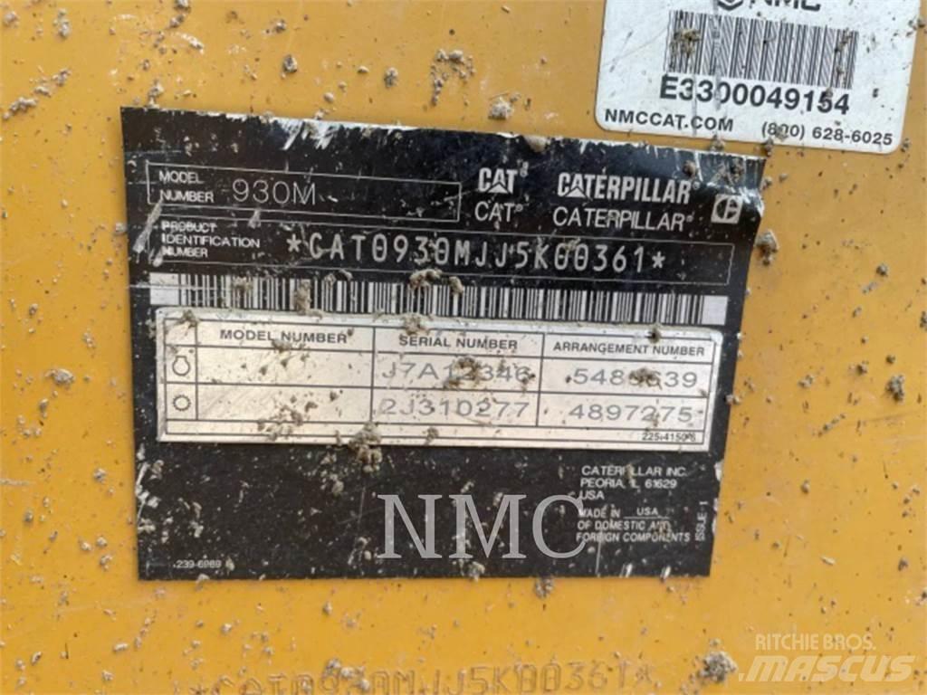 CAT 930M Фронтальные погрузчики