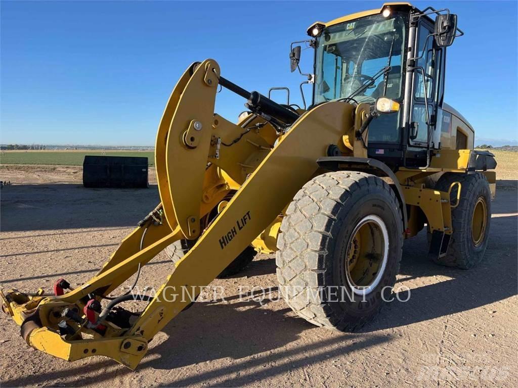 CAT 930M Фронтальные погрузчики