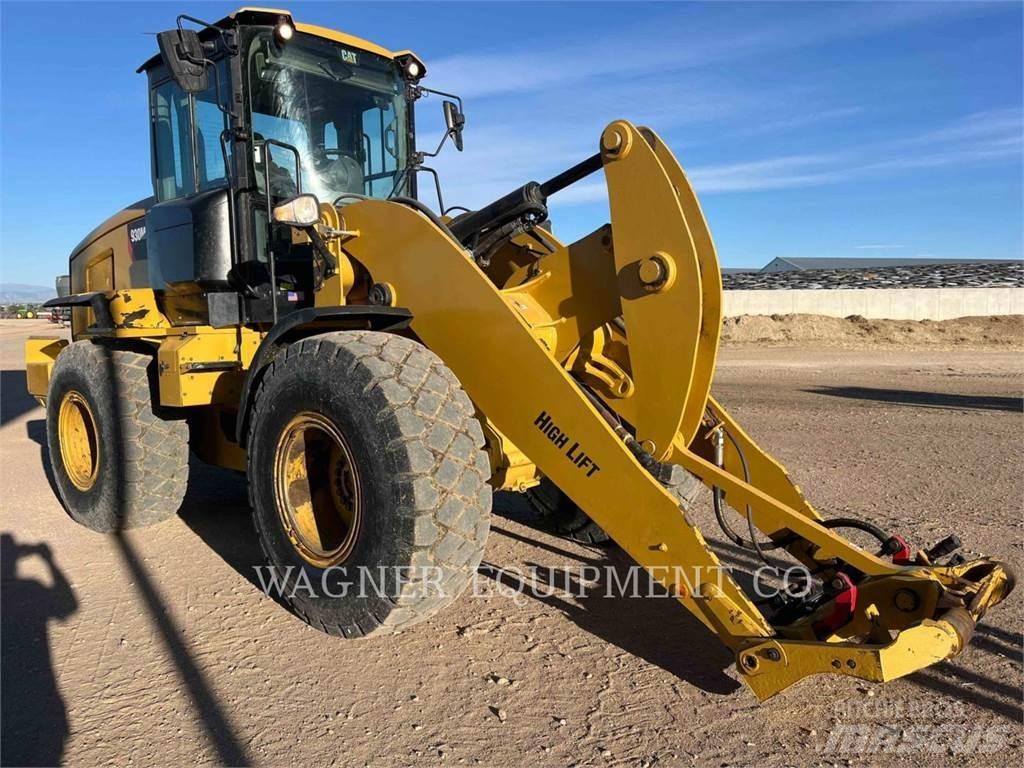 CAT 930M Фронтальные погрузчики