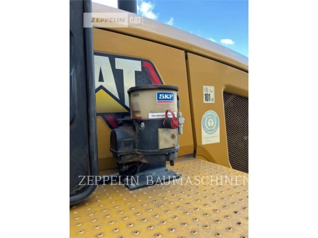 CAT 930M Фронтальные погрузчики