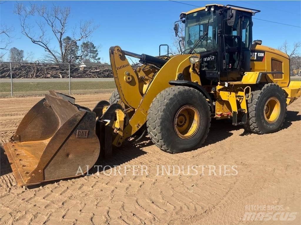 CAT 930M Фронтальные погрузчики
