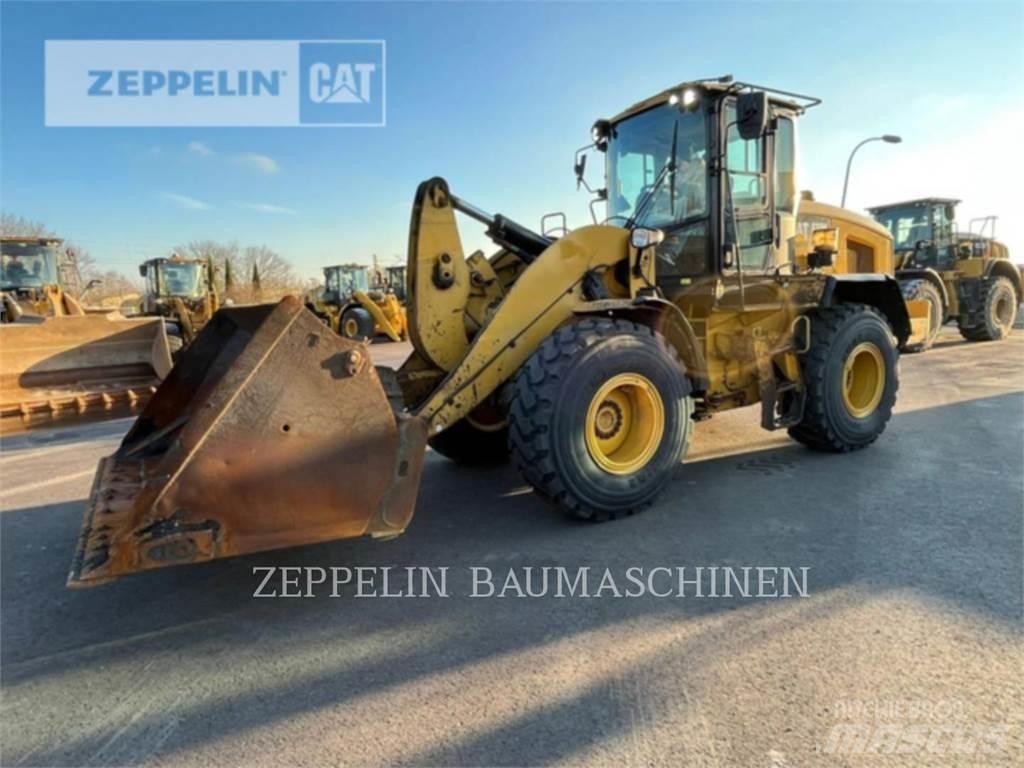 CAT 930M Фронтальные погрузчики