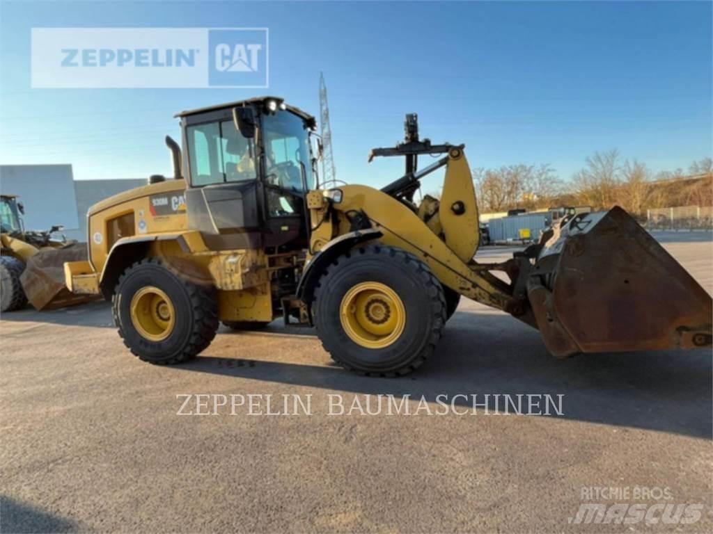 CAT 930M Фронтальные погрузчики