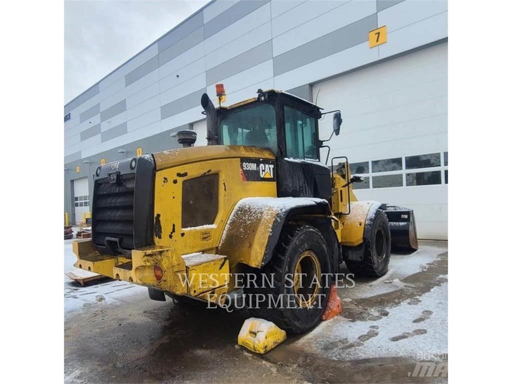CAT 930M Фронтальные погрузчики