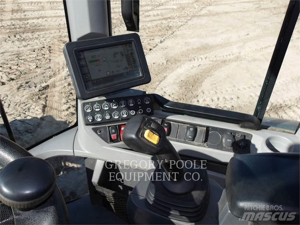 CAT 930M Фронтальные погрузчики