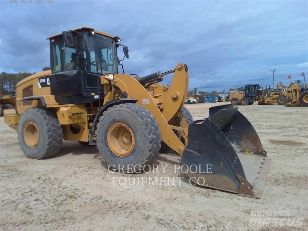 CAT 930M Фронтальные погрузчики
