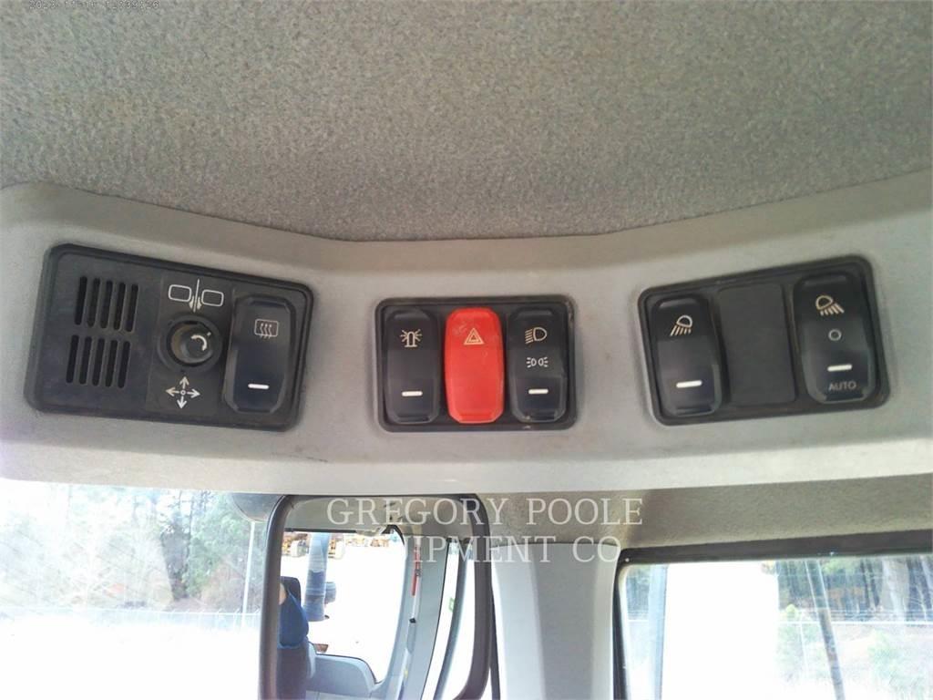 CAT 930M Фронтальные погрузчики