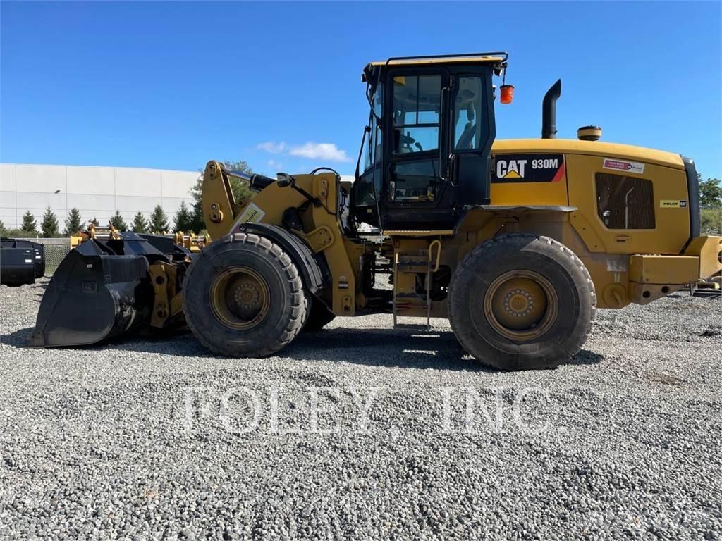 CAT 930M Фронтальные погрузчики